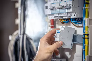 Świadectwo energetyczne przy sprzedaży i najmie budynku z instalacją elektryczną
