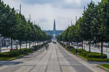 Dowiedz się, jak powinna wyglądać umowa deweloperska, na co zwrócić uwagę i jakie koszty uwzględnić podczas podpisywania i weryfikacji umowy w Częstochowie.