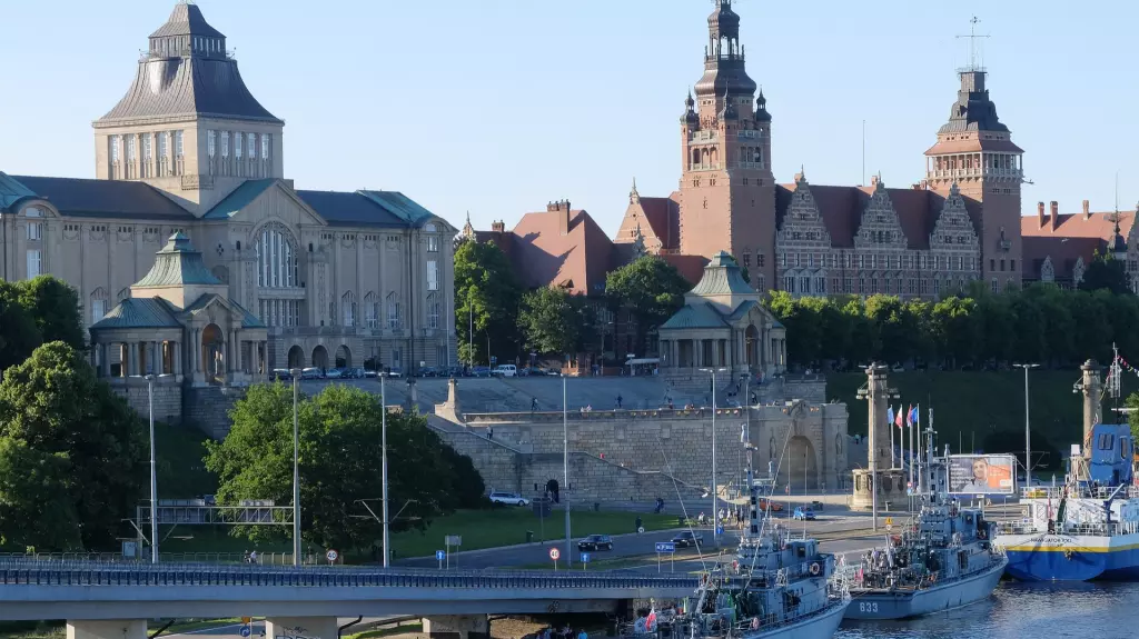 Szczecin jest miastem, które mocno się rozwija, a władze miasta zajęły się renowacją starych kamienic. Źródło: portalsamorzadowy.pl