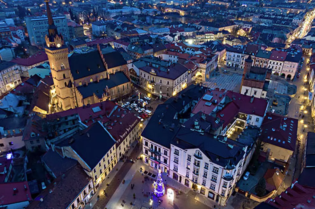 Tarnowska starówka w ciągu roku przyciąga wielu turystów. Źródło: Temi.pl, fot. Paweł Topolski