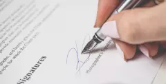 W artykule wyjaśniamy jak zachować się w sytuacji, ⭐ gdy deweloper uchyla się od podpisania ✓  aktu notarialnego oraz jak zmusić ➽ go do podpisania umowy przenoszącej własność.