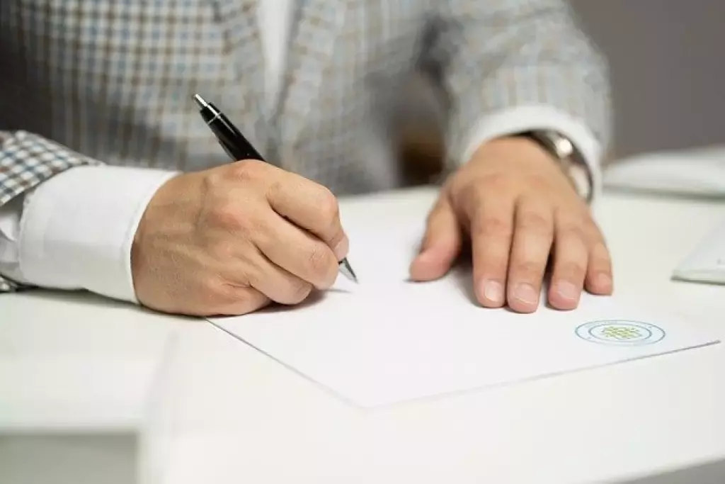 Ustawa deweloperska nakłada obowiązek podpisania umowy deweloperskiej u notariusza.