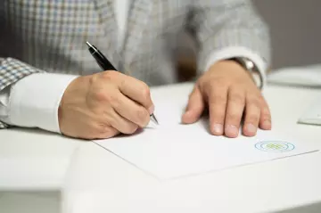 Dowiedz się, jaką rolę odgrywa rzeczoznawca majątkowy przy operacie szacunkowym dla BOŚ Bank oraz jakie wiążą się z tym koszty i formalności.