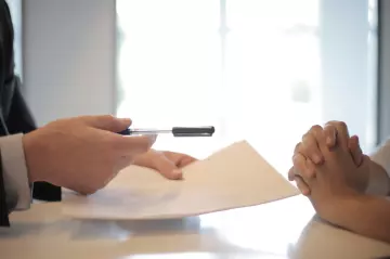 Dowiedz się, jaką rolę odgrywa rzeczoznawca majątkowy przy operacie szacunkowym dla mBanku oraz jakie wiążą się z tym koszty i formalności.