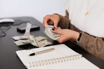 Dowiedz się, jaką rolę odgrywa rzeczoznawca majątkowy przy operacie szacunkowym dla Santander Bank oraz jakie wiążą się z tym koszty i formalności.