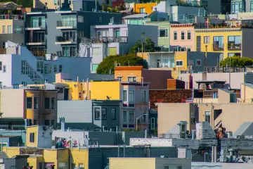 Dowiedz się, czym zajmuje się rzeczoznawca majątkowy, jak powstają operaty szacunkowe w Nowym Targu i jak wygląda współpraca z klientem.