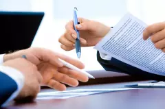 Jakie są zalety ⭐ skorzystania ➡️ z pomocy kancelarii prawnej przy sprawdzaniu umowy deweloperskiej?➡️