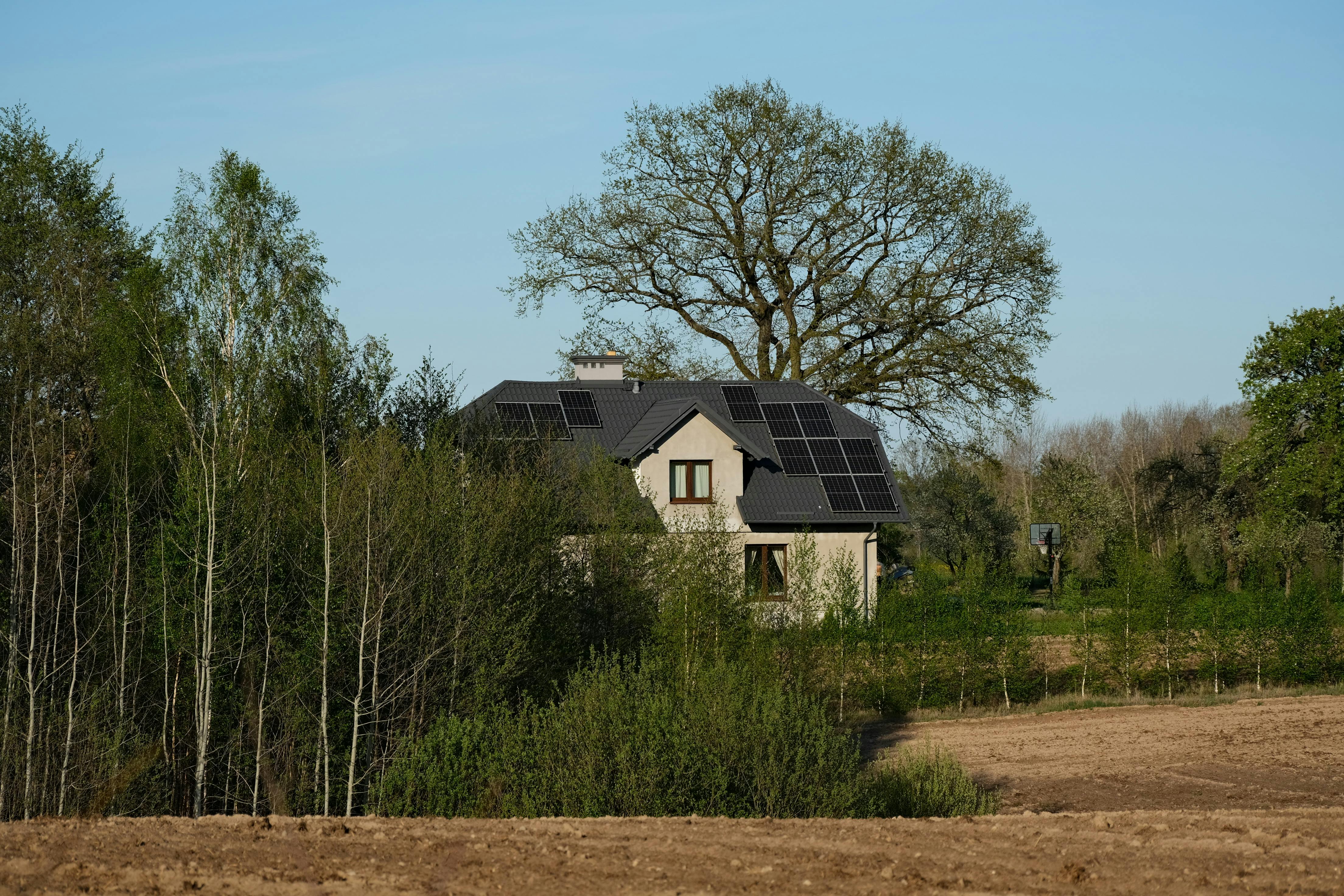 Dom po wymianie drzwi wejściowych a świadectwo energetyczne